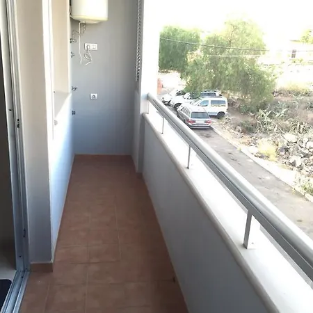 Eos アパート Buzanada